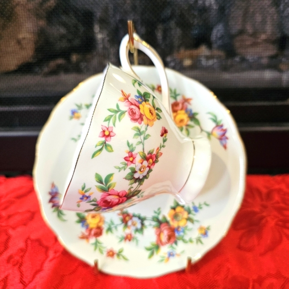 Vintage COLCLOUGH Bone China Tea Cup Pattern #7588